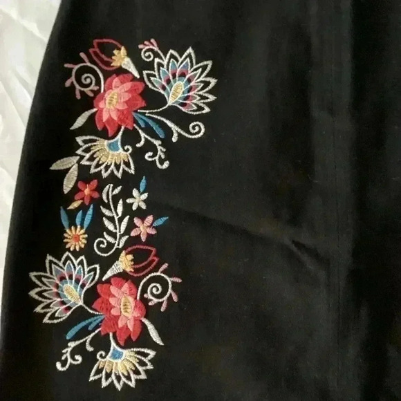 MI AMI MINI SKIRT women’s  Medium Black Flower Embroidered  Boho Colorful Skirt - Picture 6 of 9